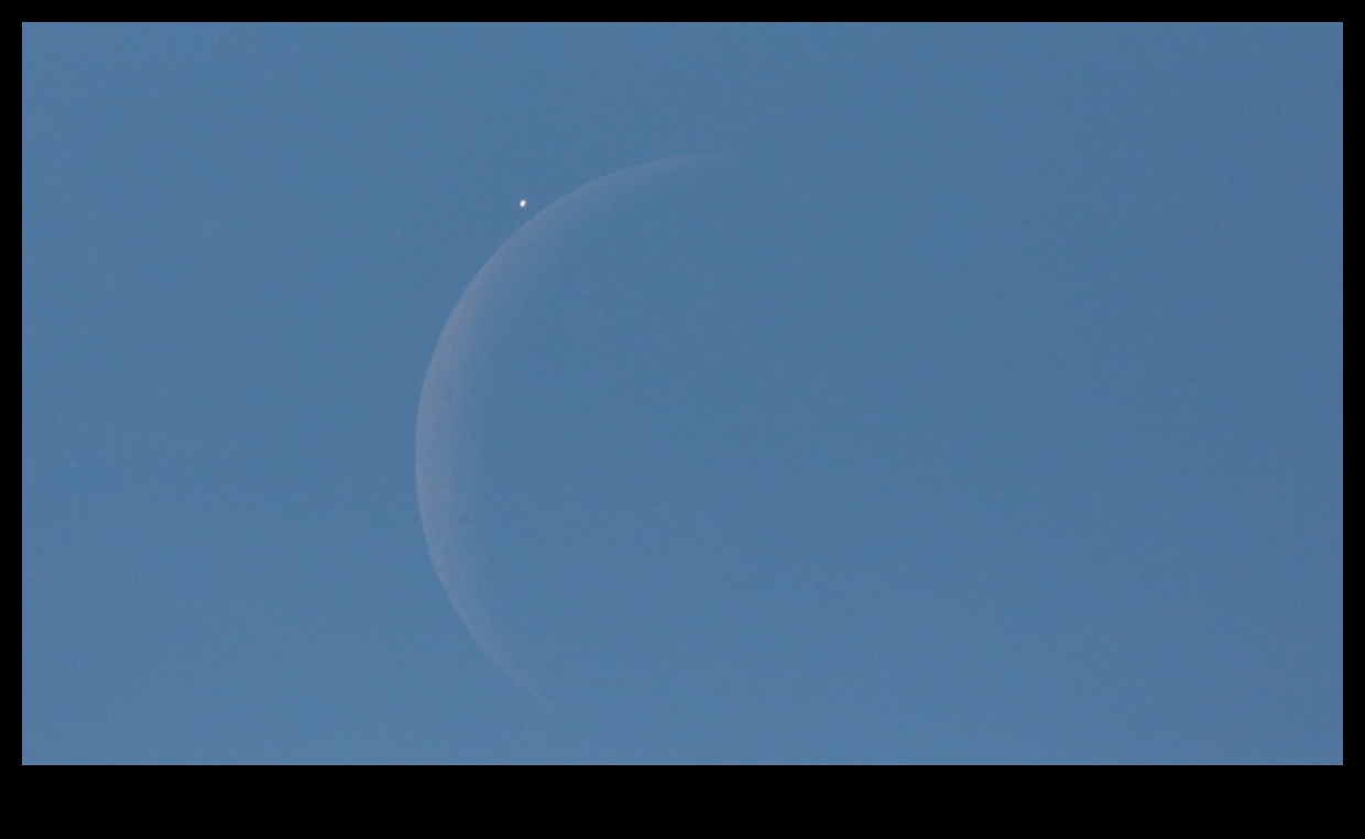 Luminescența lunară O frumusețe strălucitoare în mijlocul minunilor cosmice 4 Luminescență lunară: frumusețe radiantă în mijlocul minunilor cosmice