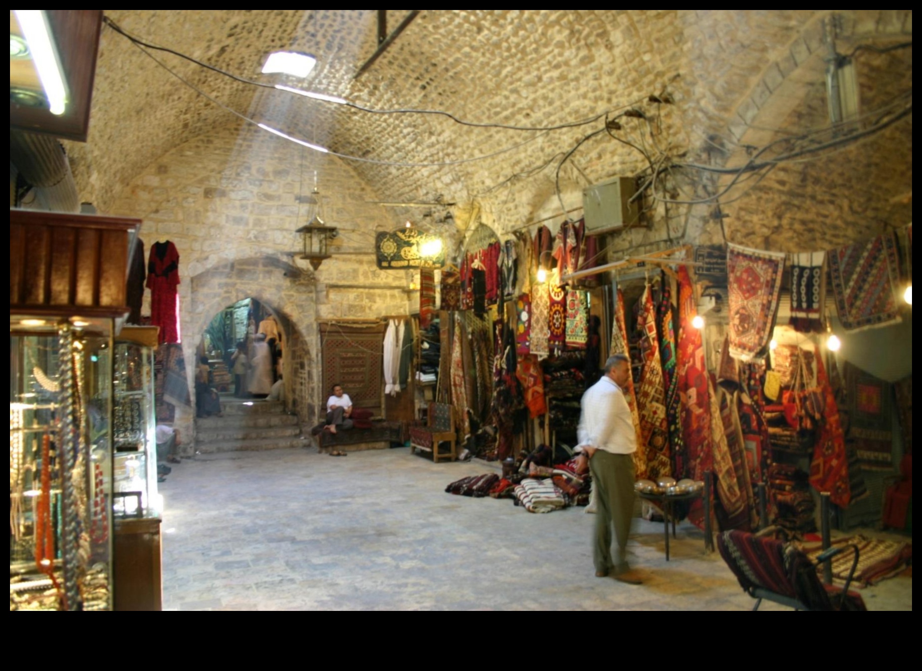 Inovație în țesături Cum noile materiale transformă moda și designul interior 5 Inovație în țesături: evoluția modei și a designului interior