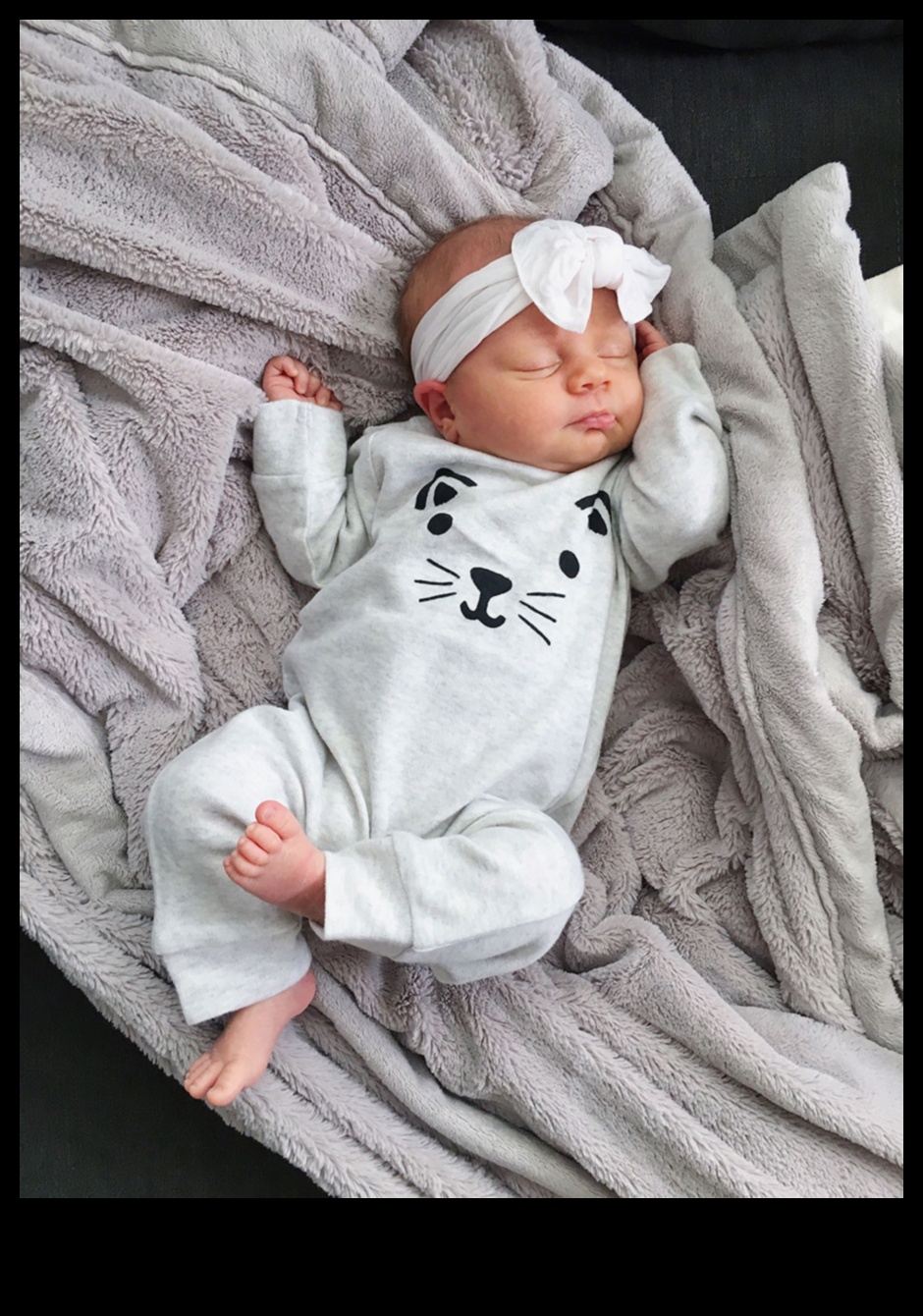 Drăguț și confortabil: haine pentru bebeluși care îmbrățișează confortul