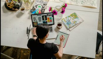 Designing Dreams: Dezlănțuirea creativității în arta grafică